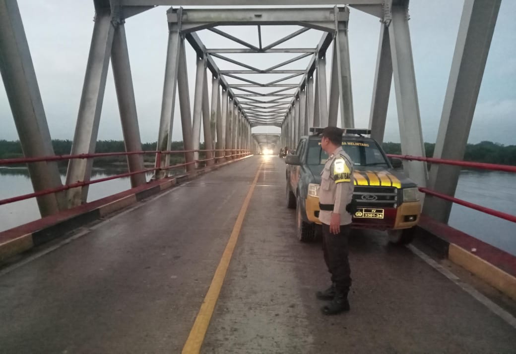 Polsek Rimba Melintang Patroli di Jembatan Jumrah Jelang Operasi Ketupat Lancang Kuning 2025