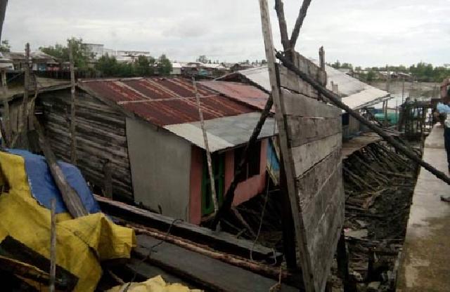 Longsor Kembali Landa Desa Tanah Merah, Tiga Unit Rumah Rusak