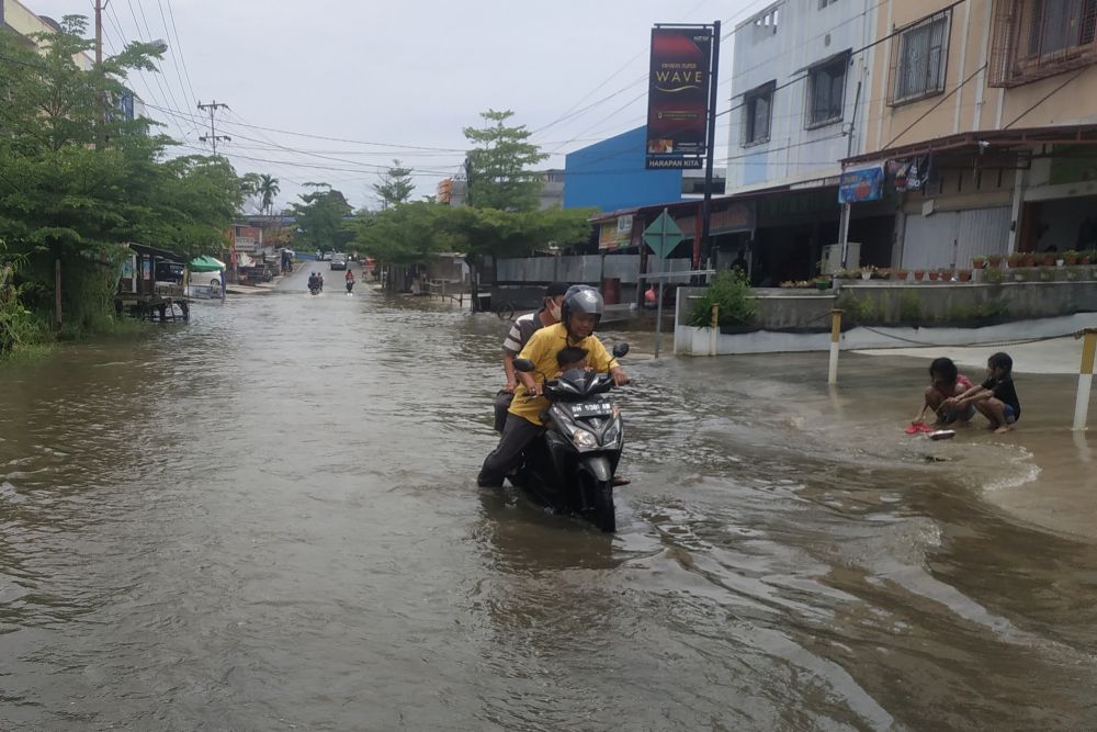 Ada Bahaya Potensi Bahaya Banjir dan Tanah Longsor, Termasuk Riau