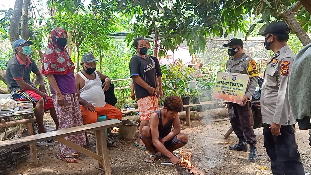Tekan Penyebaran Covid19, Polsek Ukui Rutin Gelar Operasi Yustisi di Kelurahan 