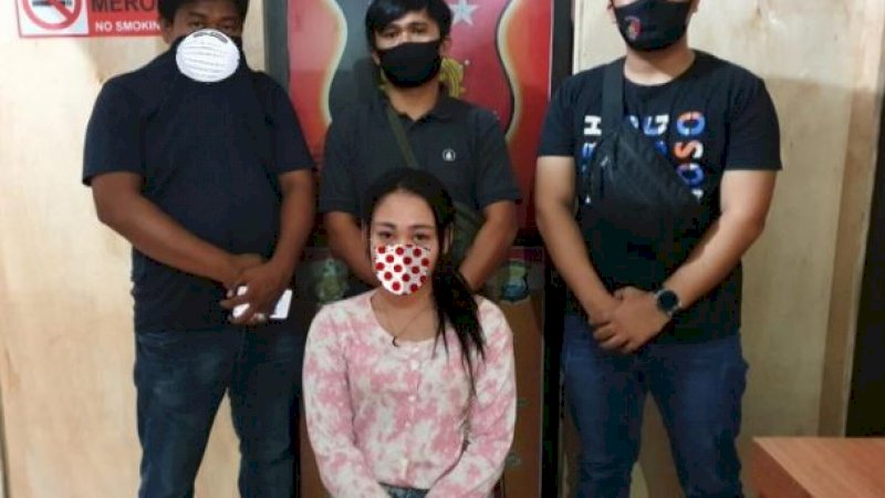 Sebut Polisi Munafik Amankan Ribuan Butir Ekstasi, DJ Cantik Ini Diamankan