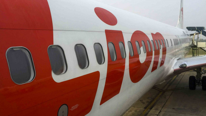 Weleh, Lion Air Hukum Awak yang Izinkan Neno Warisman Pakai Mic Pesawat