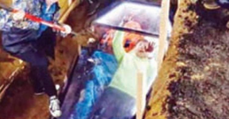 Hanya Demi Konten, YouTuber Mau Dikubur Hidup-hidup