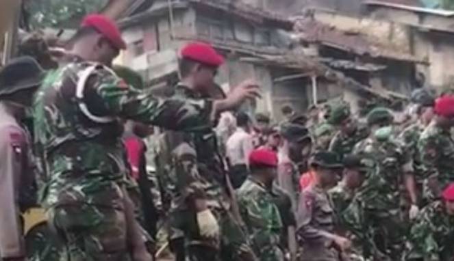 Hebat ! Kopassus Berhasil Temukan Korban Longsor Pakai Ilmu Getar