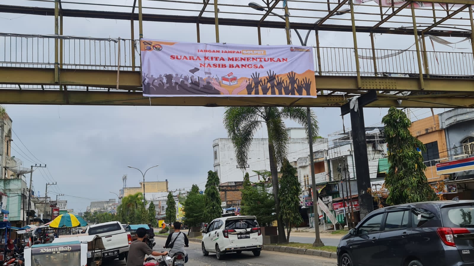 Polres Rohil Pasang Spanduk Imbauan Sukseskan Pemilu