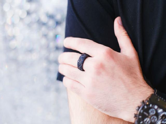 Tebak sifat asli seseorang dari letak cincin di jarinya