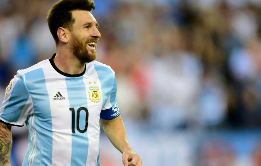 Suporter Palestina Ancam Bakar Foto dan Kostum Messi