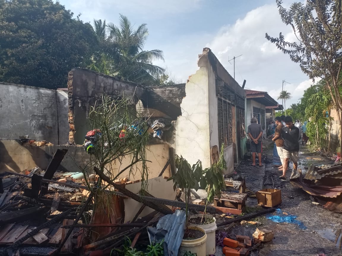 Tiga Bangunan di Jalan Serayu Ludes Terbakar