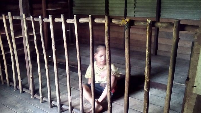 Pilu, Sudah 2 Tahun Bocah 12 Tahun Ini Tinggal Dikandang Sendirian Dalam Rumahnya