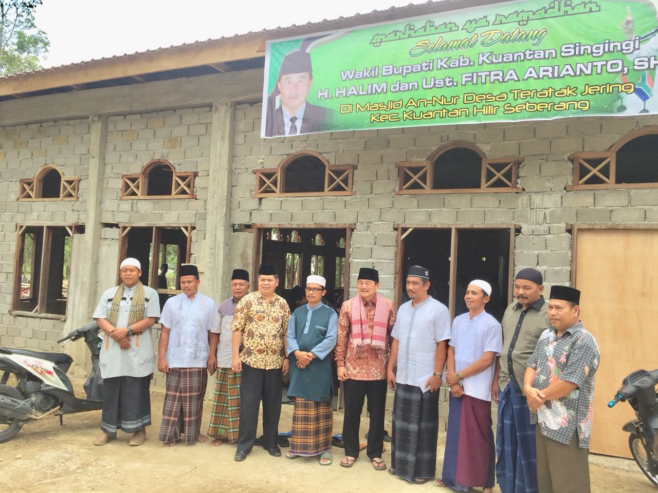 H. Halim diundang Masyarakat Desa Teratak Jering