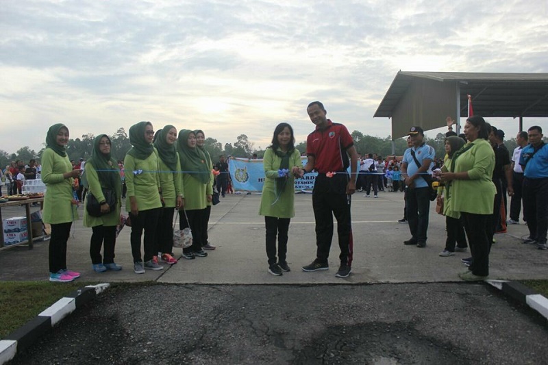 Lanud Rsn Pekanbaru Adakan Jalan Santai Pada HUT ke-61 PIA AG