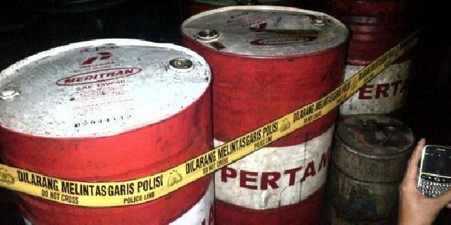 Polresta Pekanbaru Bongkar Sindikat Penimbunan Solar