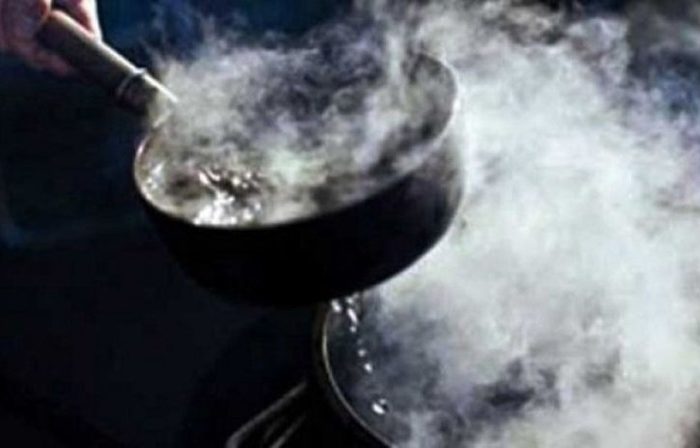 Kejam! Suami Siram Istri Air Panas Gara-gara Semut