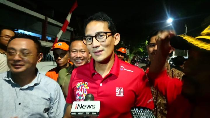 Tukar Dolar ke Rupiah, Sandiaga Uno Ajak Jokowi Ikuti Langkahnya