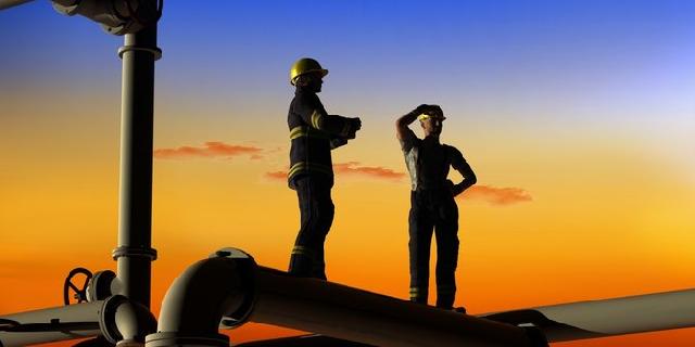 Persediaan AS Merosot Karena Badai, Harga Minyak Kembali Meroket