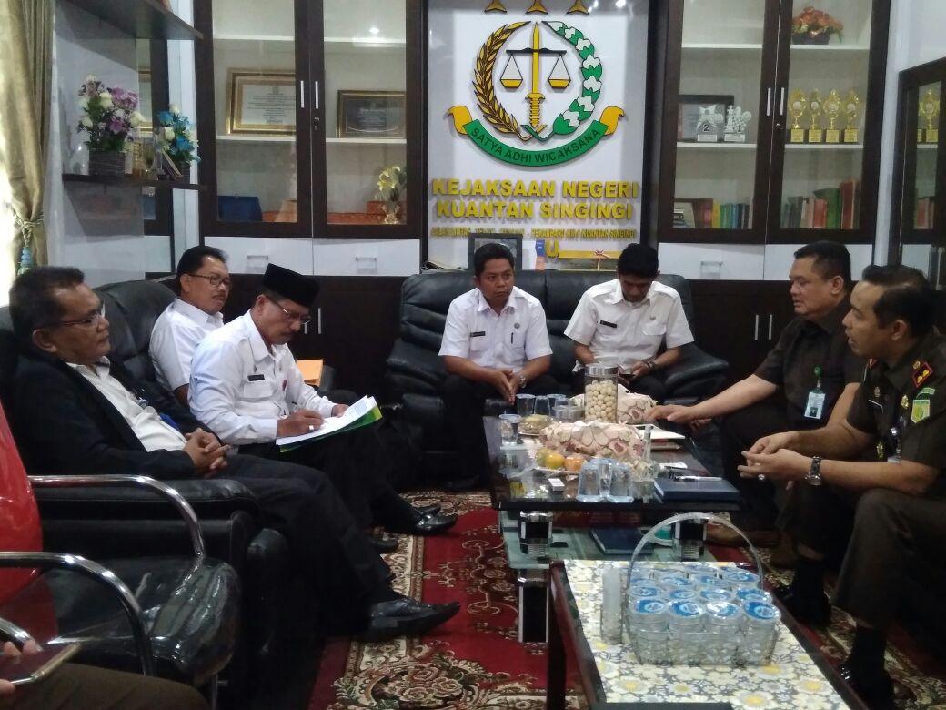 Temui Kajari, Kominfo Kuansing Bahas Pembentukan Advokad Untuk Kontrak Media