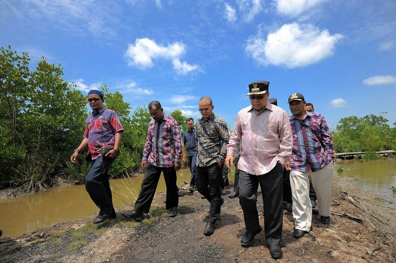 Gesa Pembangunan Desa, Bupati Irwan Tinjau Proyek Pembangunan Infrastruktur di 3 Kecamatan