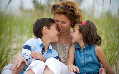 Ajarkan Anak Puasa Sehari Penuh Lalu Diiming-imingi Hadiah, Bolehkah?