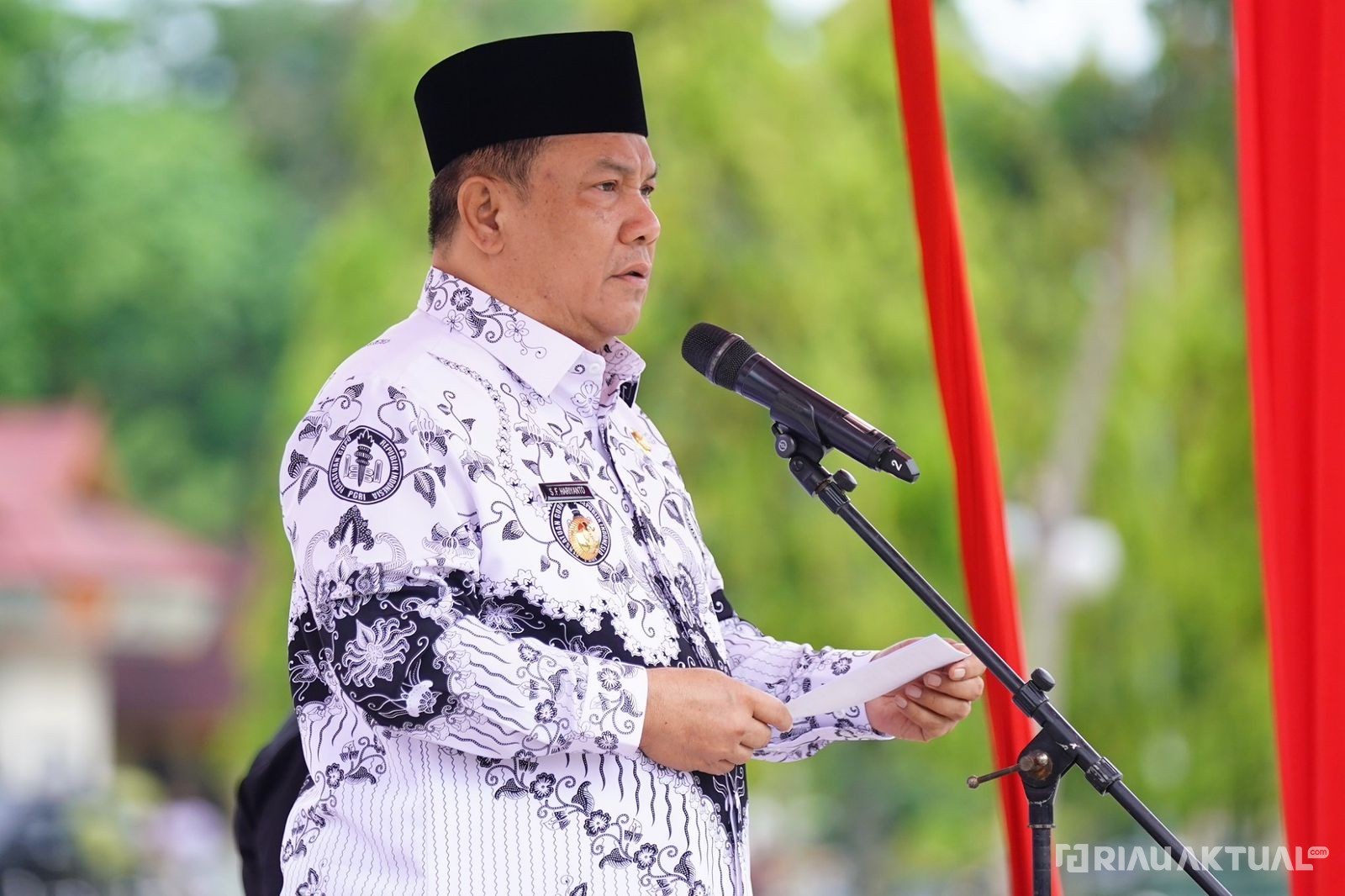 Pimpin Apel HUT PGRI, Plt Gubri Komitmen Perjuangkan Kesejahteraan Guru