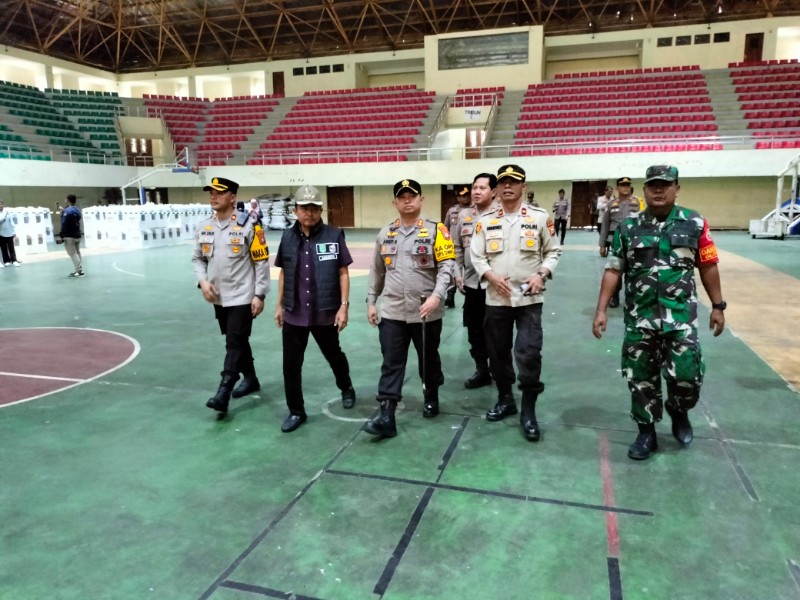 Pastikan Aman, Kapolres Siak Tinjau Pleno Rekapitulasi Suara dan Pengamanan Pilkada 2024 di GOR Tualang