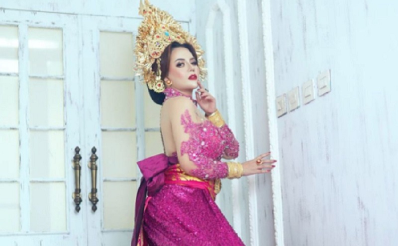 Pesona Nita Thalia, si Cantik yang Rela Dipoligami 20 Tahun