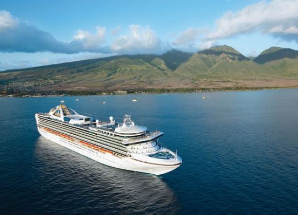 Dikarantina, Penumpang Kapal Pesiar Berebut Makanan Busuk