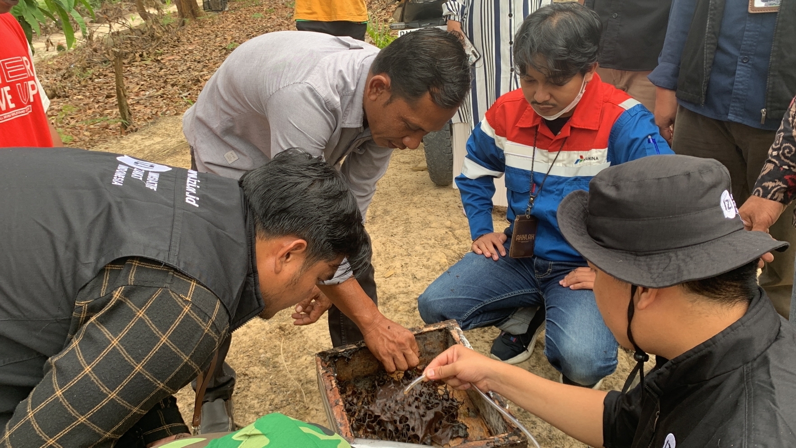 Dorong Pertumbuhan Ekonomi, Pertagas Kembangkan Budidaya Madu Lebah Trigona dan Berikan Santunan Yatim Piatu di Riau
