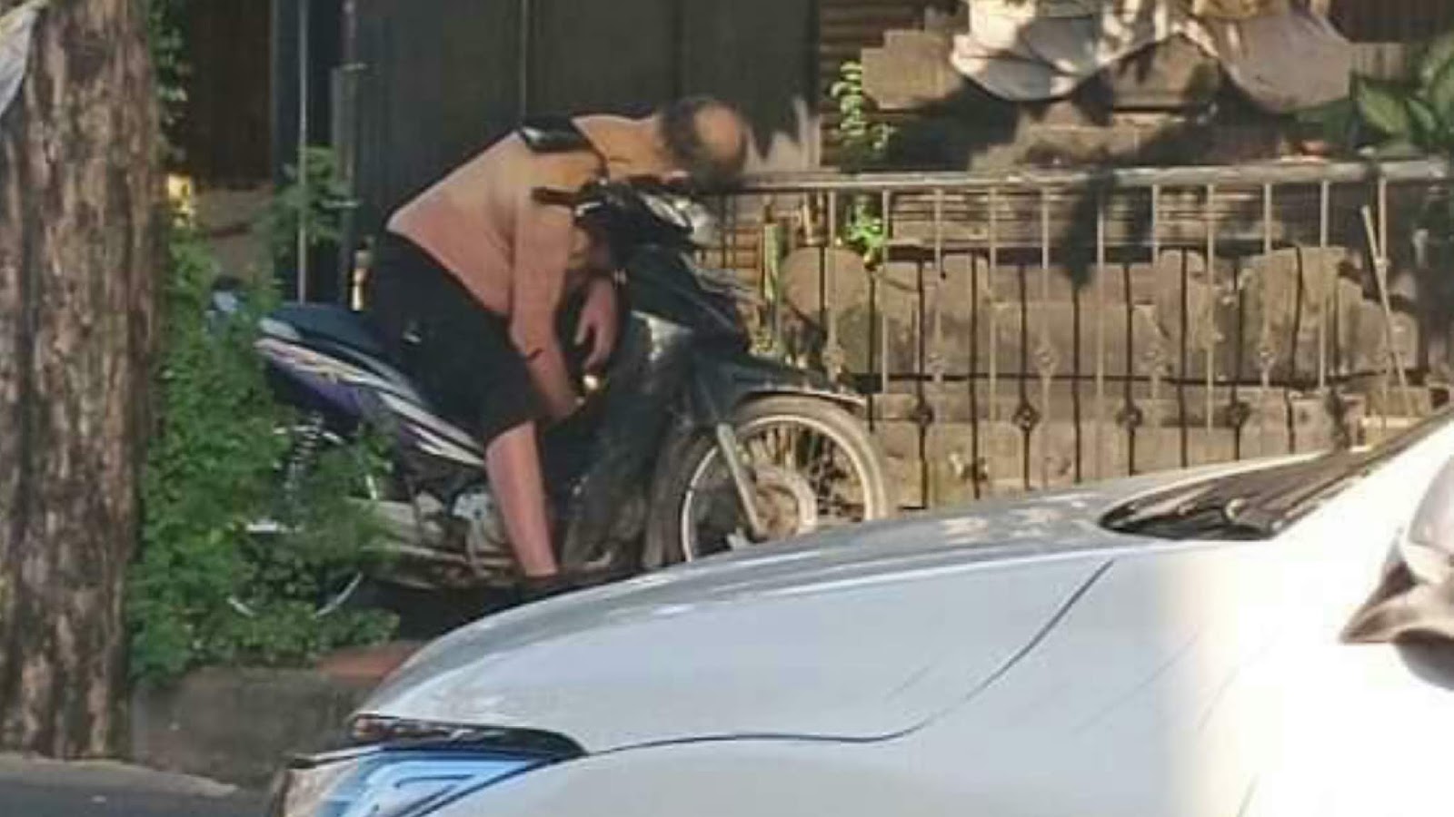 Ternyata Bule yang Meninggal di Atas Motor di Bali Positif Corona!
