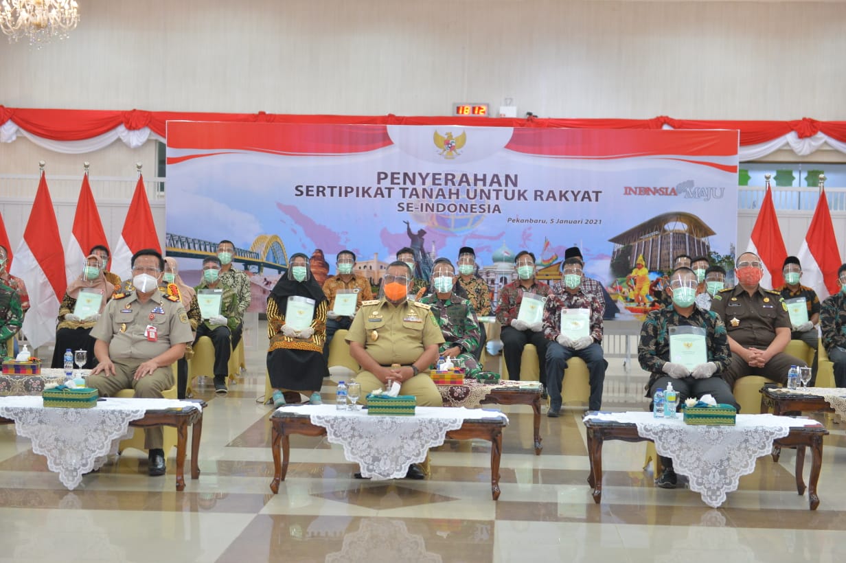 Jokowi Serahkan 3.496 Sertifikat Tanah untuk Masyarakat Riau Secara Virtual