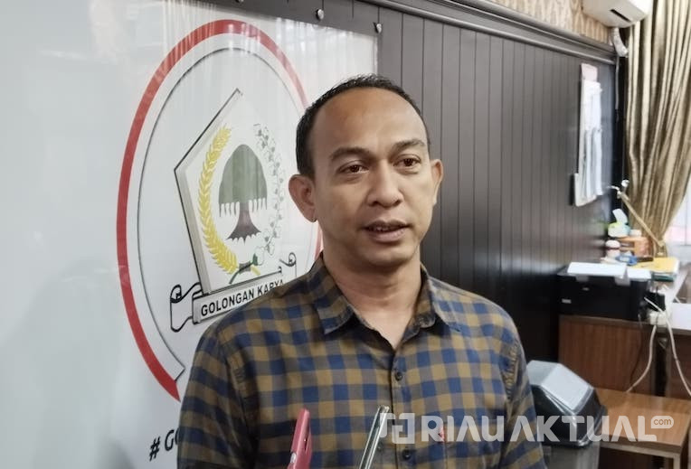 DPRD Pekanbaru Soroti Kabel Fiber Optik Semrawut yang Meresahkan Masyarakat