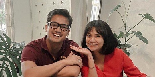 Orang Ini Mau Beli Celana Dalam Bekas Pakai Vanessa Angel