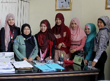 Lelang Kue, Srikandi Kumpulkan Dana untuk Wanita Tangguh