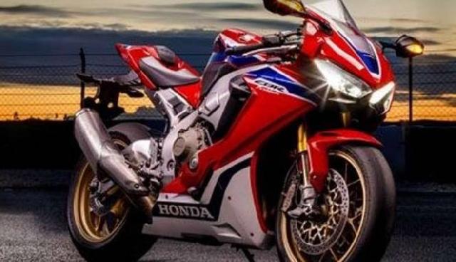 Honda CBR 1000RR Fireblade Meluncur, Harganya ?