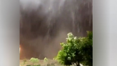 Melihat Dahsyatnya Hujan Badai dari Dekat, Bikin Merinding