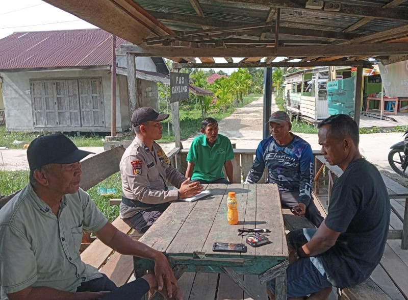 Polsek Batang Tuaka Gelar Silaturahmi dengan Warga Desa Sungai Rawa dalam Rangka Cooling System Jelang Pilkada 2024