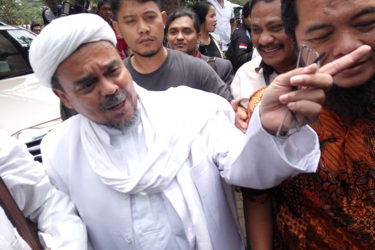 Kasus Rizieq Dihentikan, Istana Pastikan Bukan karena Jokowi Bertemu Alumni 212