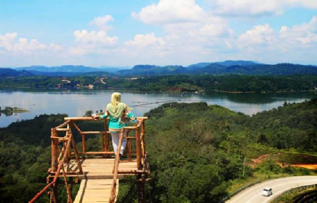 Melihat Keindahan Alam dari Ketinggian, Kunjungi Puncak Pukatan Kampar