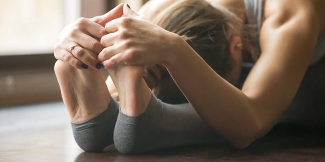 Tak bisa sentuh ujung jari kaki tanda jantung tak bekerja dengan baik, Yuk Dicoba