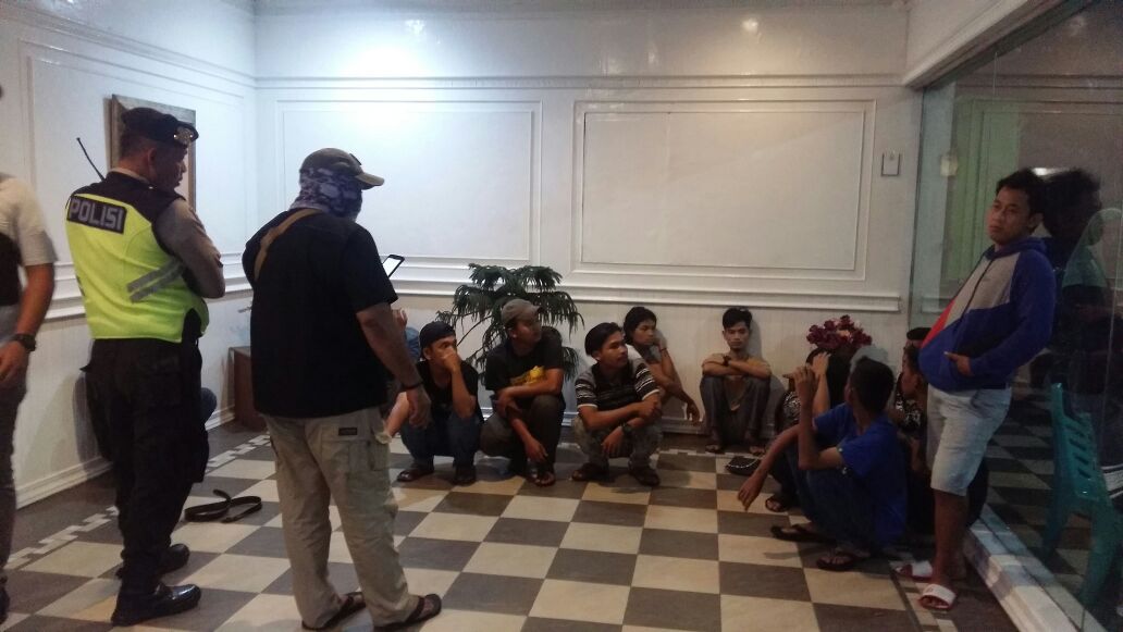 Baru Saja, Polisi Gerebek Dua Hotel di Pekanbaru, Puluhan Pasangan Diduga Mesum Tertangkap