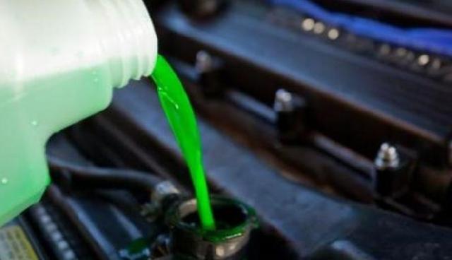 Perlu Tahu, Alasan Coolant pada Radiator harus Dicampur Air