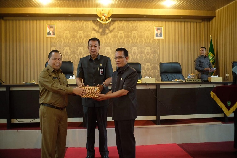 Bupati Kepulauan Meranti Sampaikan LKPJ Tahun 2017