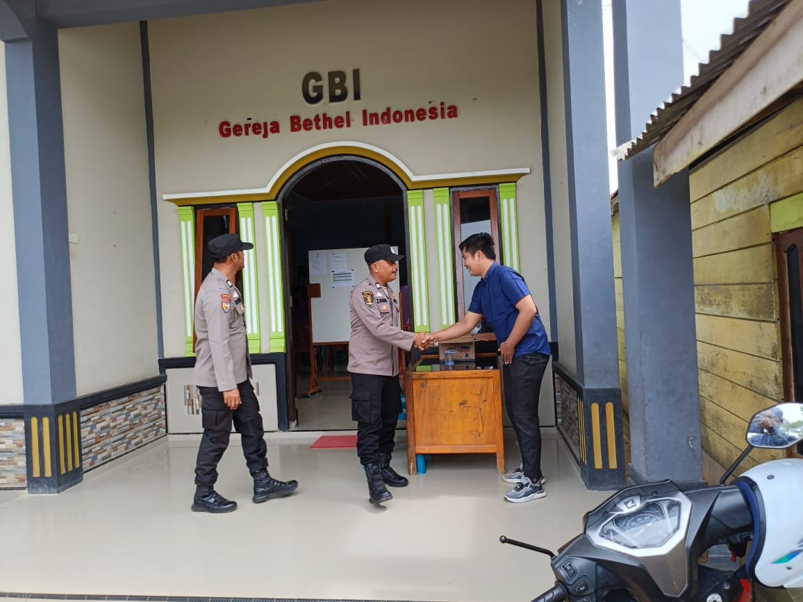 Polsek Bangko Pusako Amankan Ibadah Minggu Umat Kristiani di Gereja Bethel