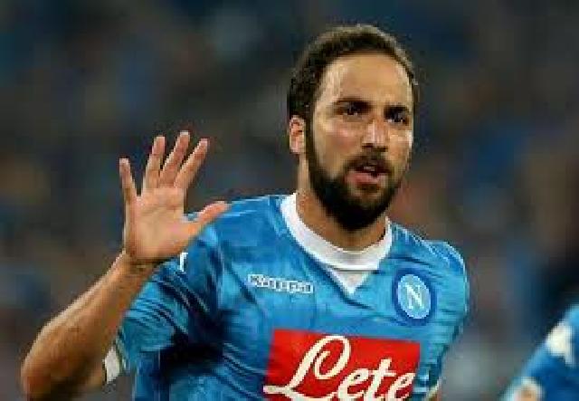 Napoli Lepas Higuan ke Juventus 90 juta euro