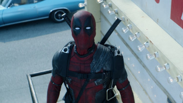 Bajak Markas MU, Deadpool Ingin 'Penggal' Mourinho