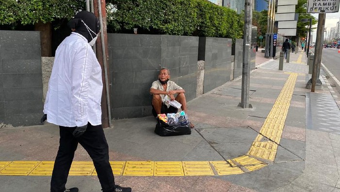 Satpol PP DKI soal Temuan Risma: Selama Ini Tak Ada Tunawisma di Thamrin