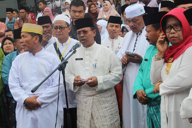 PLT Sekda Bengkalis Lepas Calon Jamaah Haji Kloter 5 Bengkalis