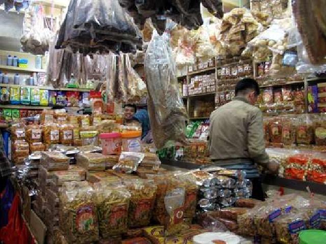 Pemerintah Diminta Turun Periksa Kue Lebaran yang Dijualbelikan di Pinggir Jalan Kota Pekanbaru