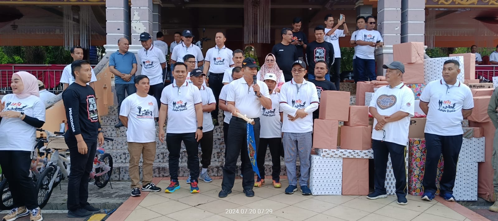 Ratusan Peserta Ikuti Jalan Sehat Memeriahkan HPN 2024 di Kuantan Singingi