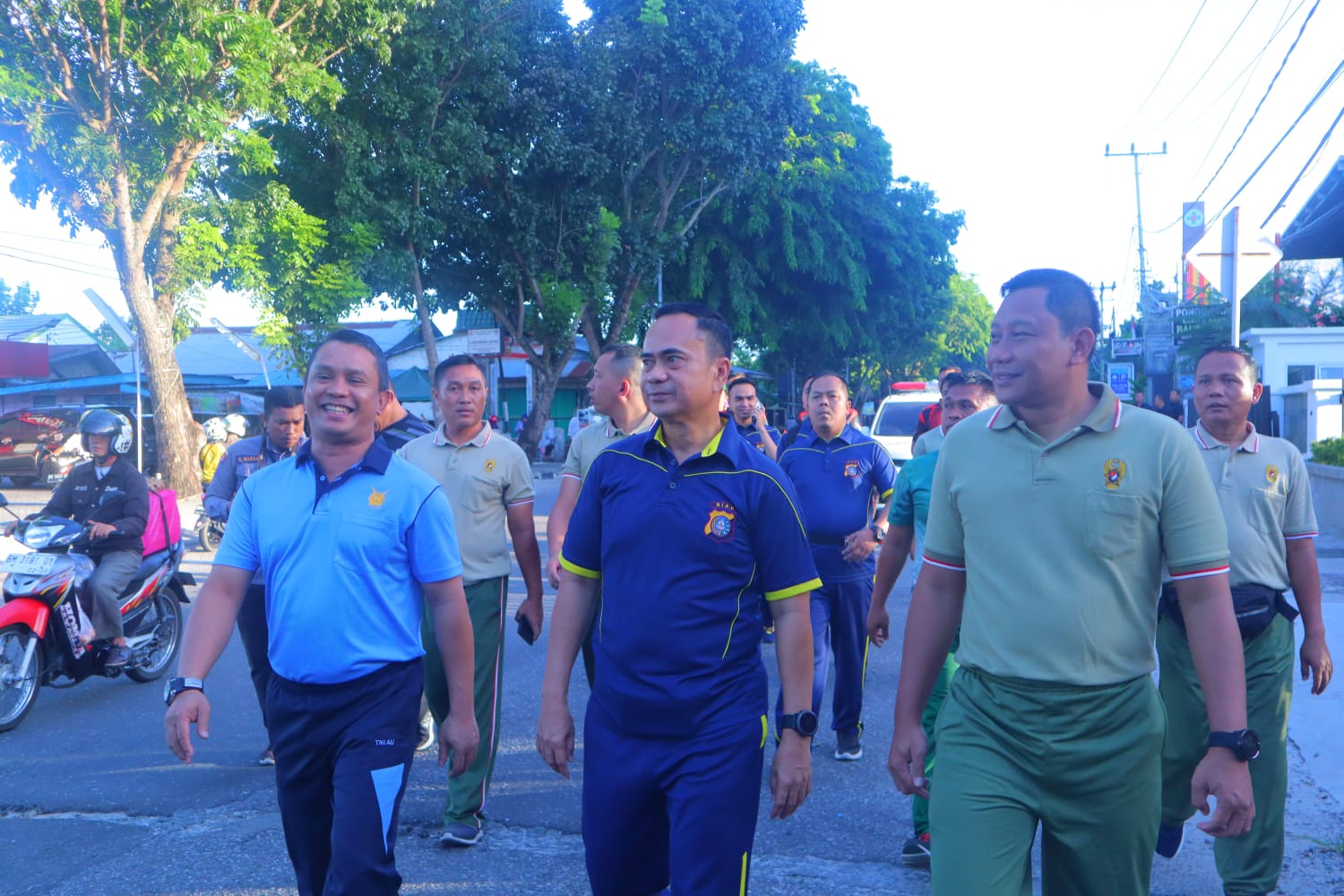 Bangun Sinergitas, Polresta Pekanbaru Gelar Olahraga Bersama Kodim 0301