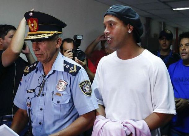 Bayar Rp25 Miliar, Ronaldinho Dilepaskan dari Penjara